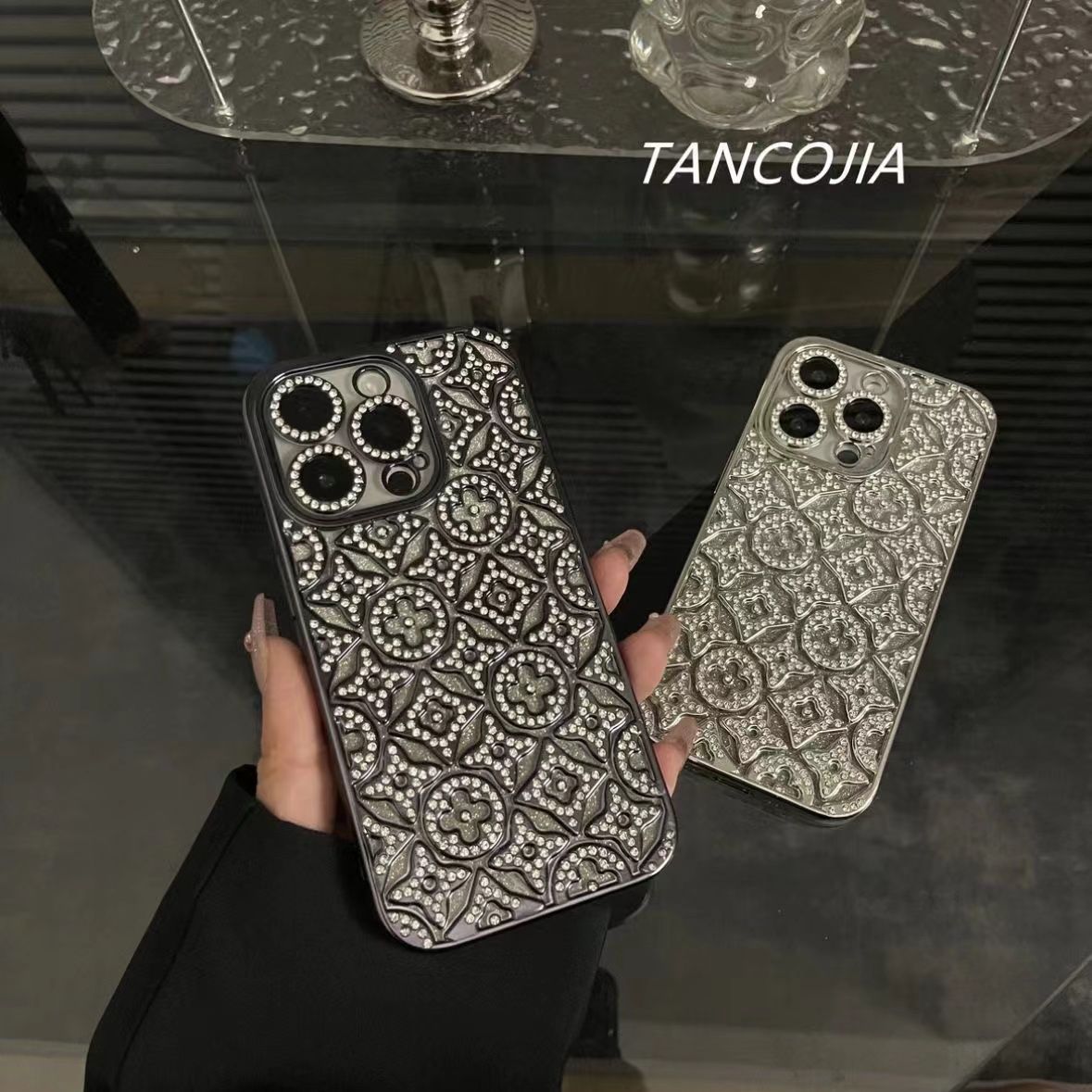 Capa de iPhone em relevo de diamante de luxo