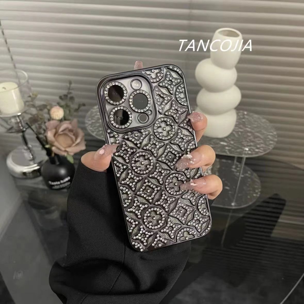 Capa de iPhone em relevo de diamante de luxo