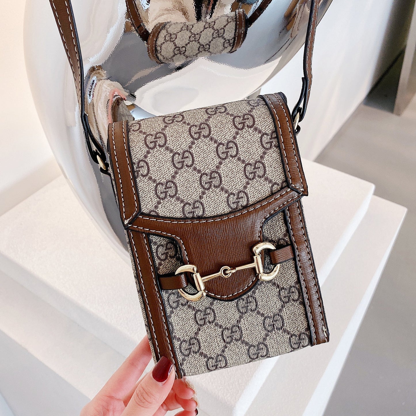 Δερμάτινη τσάντα crossbody