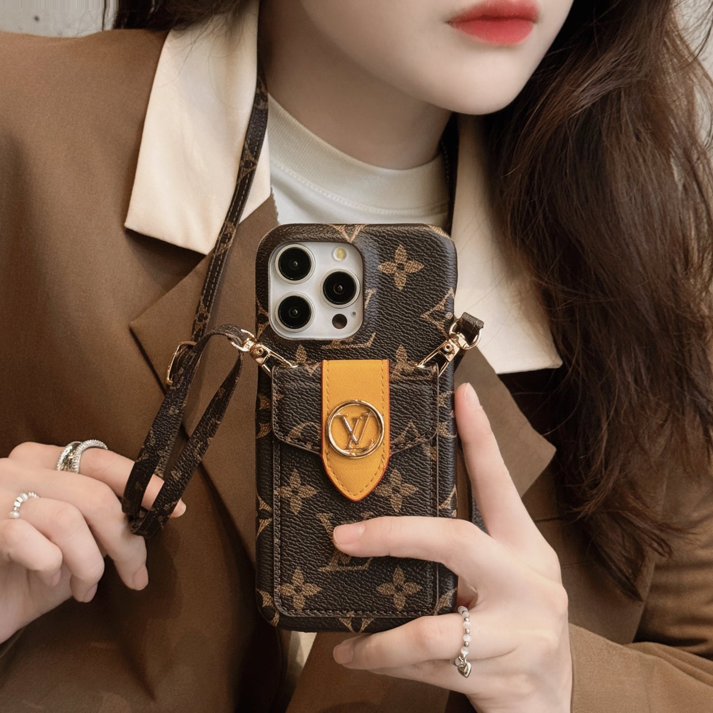 Lou Chain Chain Chain Case para iPhone