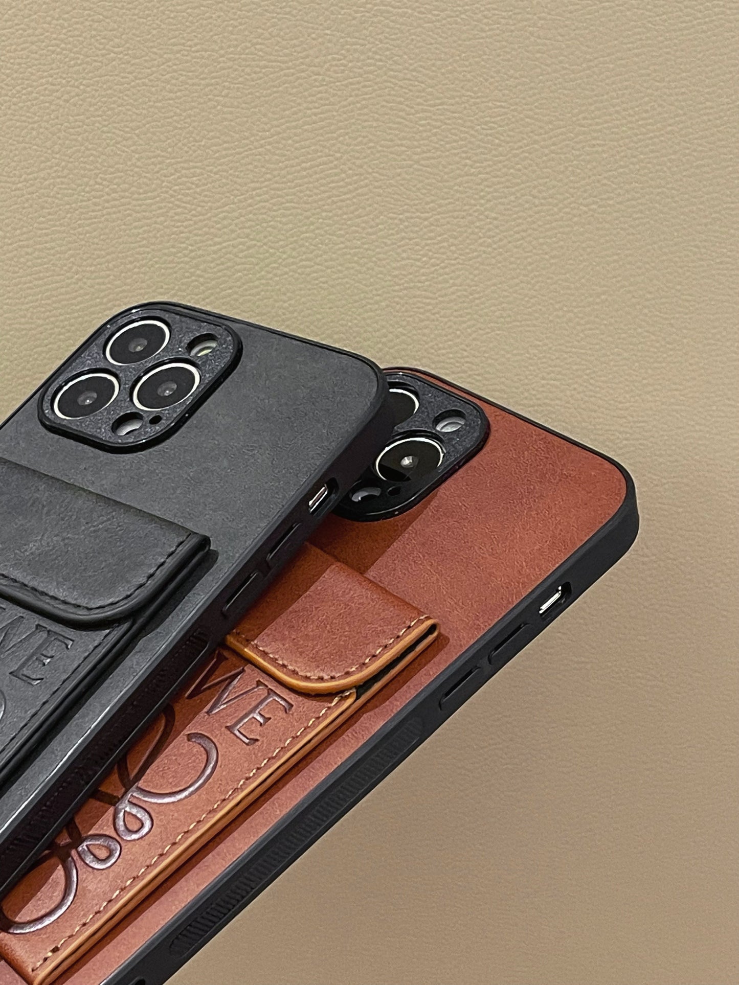Custodia per iPhone Loewe con supporto per schede Brown-LZP241448