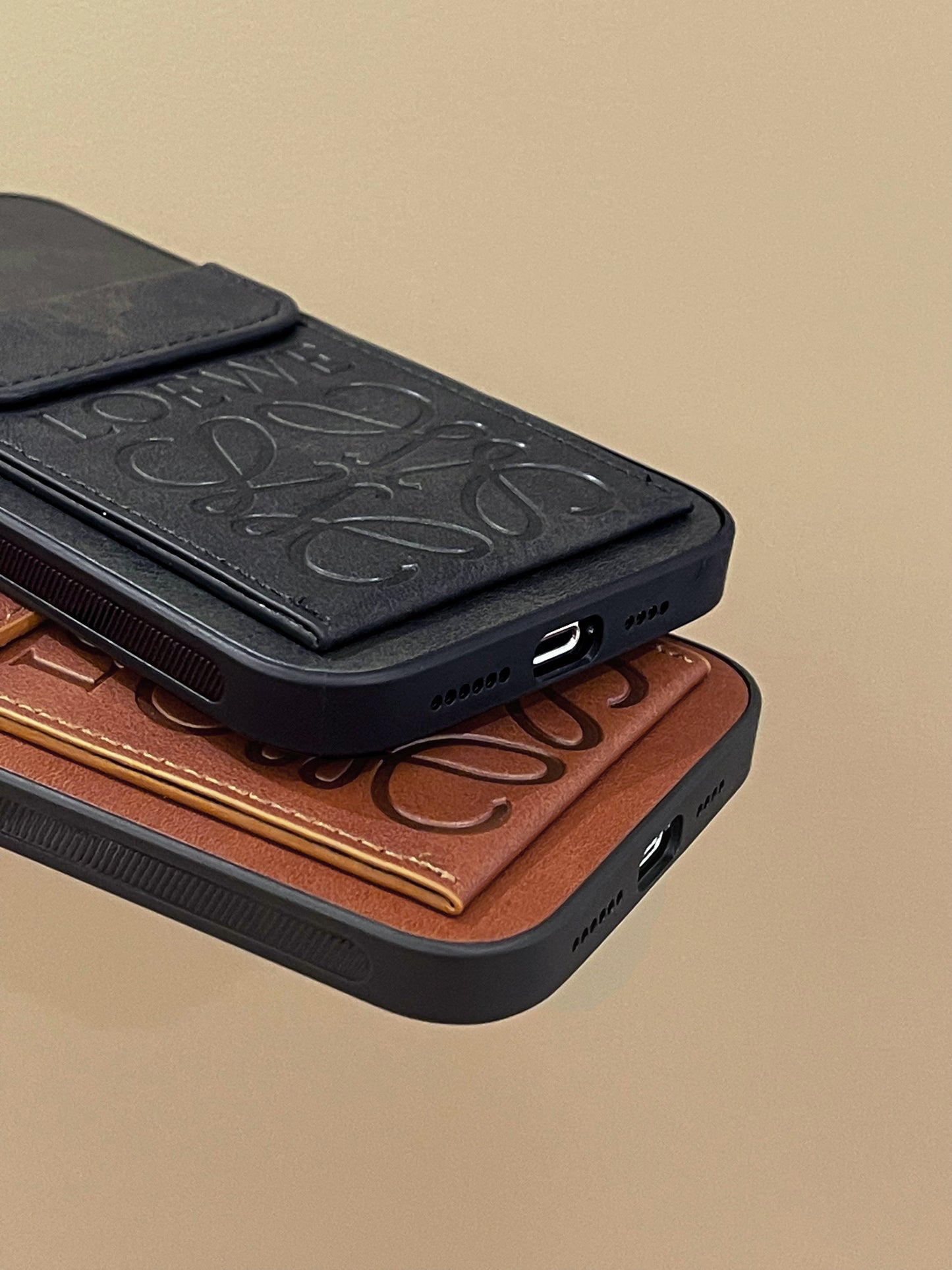 Custodia per iPhone Loewe con supporto per schede Brown-LZP241448