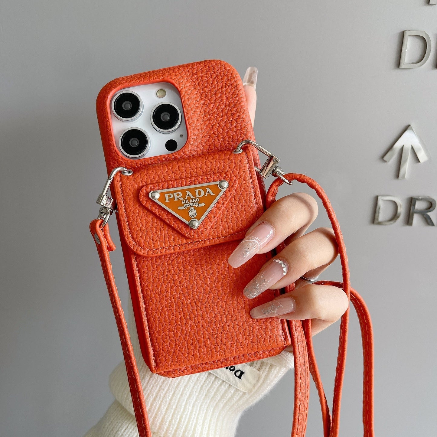 Pra Card Holder Chain iPhone 16 Case