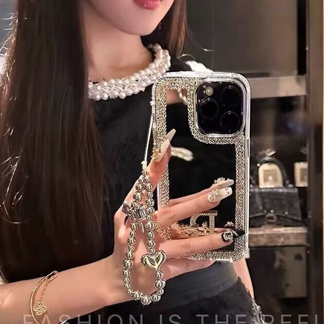 Glamour Beauty Mirror IPhone Case: trucco e stile in viaggio!