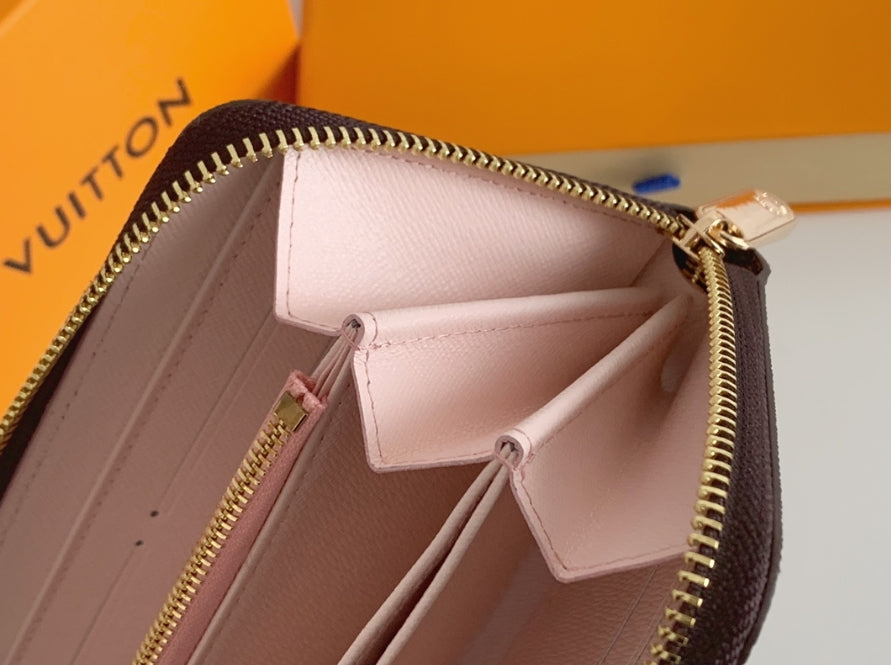 fashionable wallet