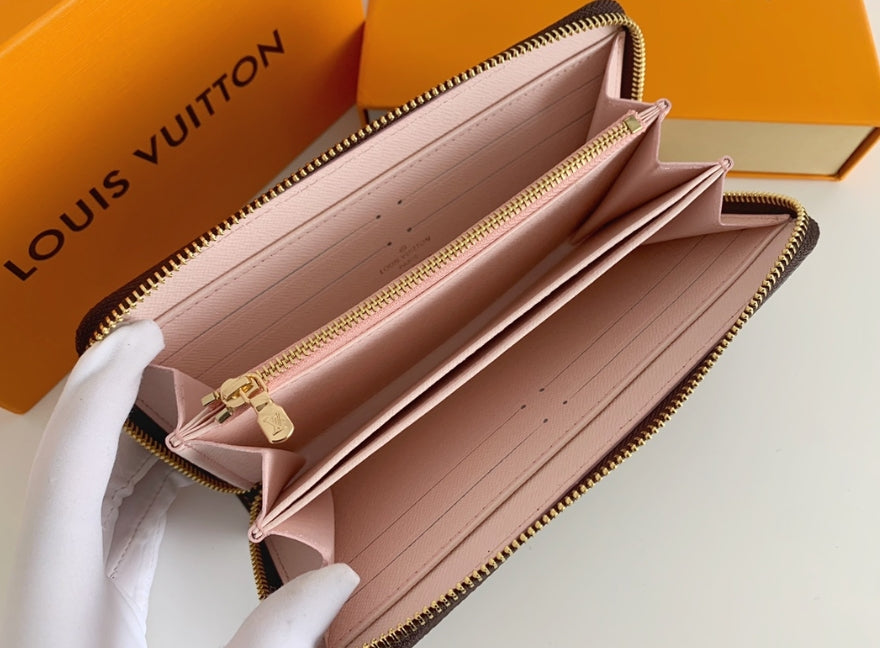 fashionable wallet