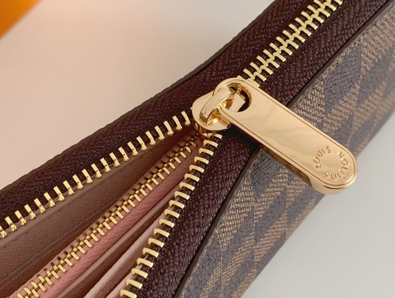 fashionable wallet