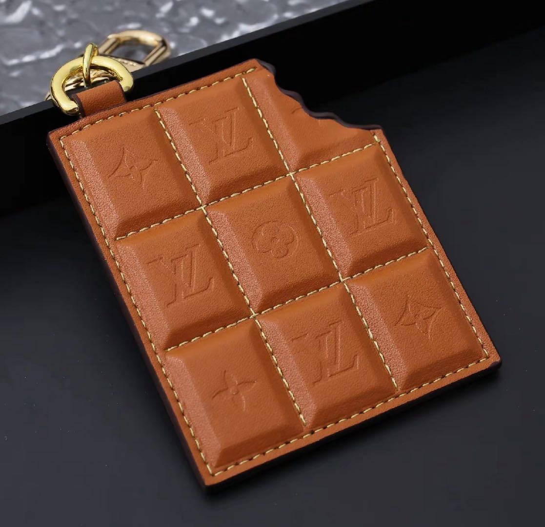 🍫 L&amp;V Δερμάτινο Μπρελόκ &amp; Τσάντα σε Στυλ Σοκολάτας 🍫
