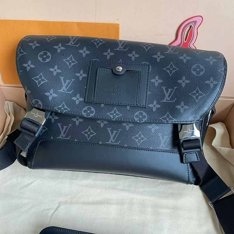 Fashionable and Trendy LV Messenger Bag