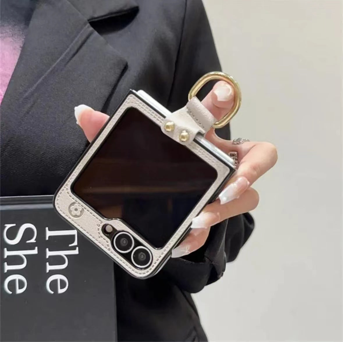 "Samsung Z Flip Series in pelle pieghevole Custodia per cellulare anti-fallo, con design della fibbia ad anello di dito"
