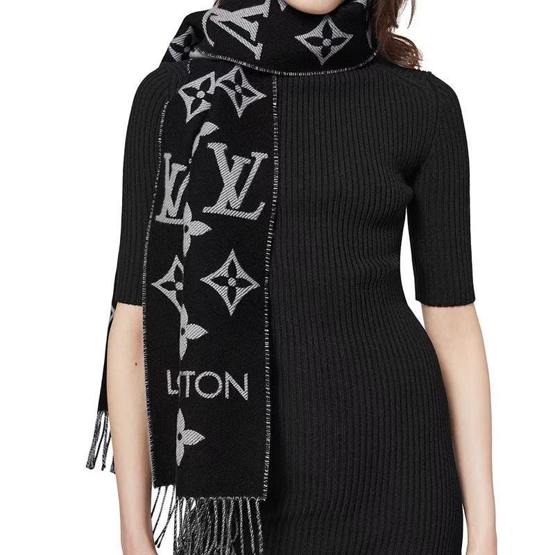 Stylish Scarf – A Must-Have for the Polished Goddess