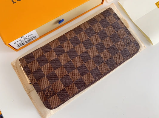 fashionable wallet