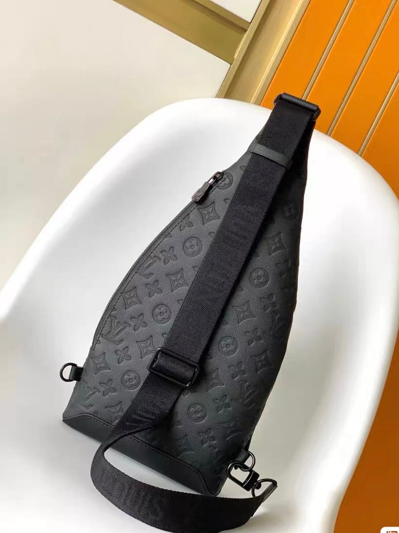 Minimalist Detachable Pouch Crossbody Chest Bag